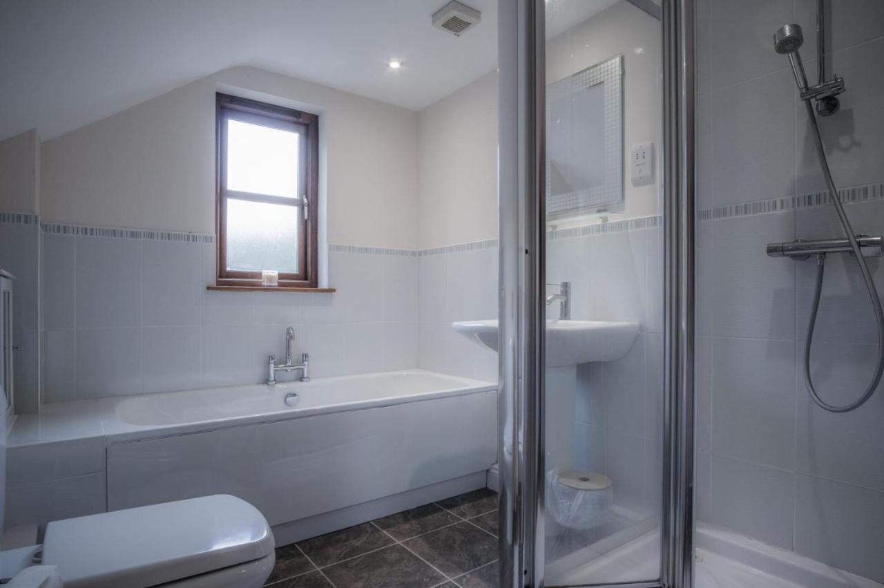 Llais Afon - 3 Bedroom Holiday Home - Fishguard Eksteriør billede